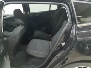 Ford Focus Focus Turnier 1.0 EB A TITANIUM X MATRIX AHK Bild 3