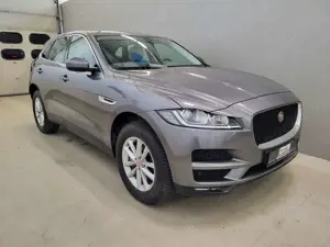 Jaguar F-Pace 20d AWD Pure *Leder| Navi| Pano* Bild 2