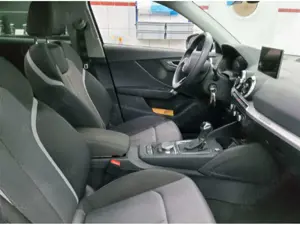 Audi Q2 advanced 35 TFSI AHK MATRIX NAV KAM PDC SHZ Bild 4