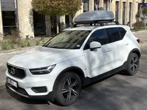 Volvo XC40 T2 Momentum, Winterpaket, Harman/Kardon, GARANTIE