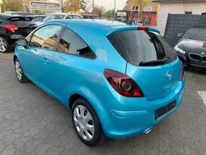 Opel Corsa D 1.4 16V Color Edition