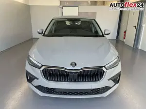 Skoda Scala 115PS DSG GV5+AHK+Alu16+PDC+Sitzheizung+App-Con...