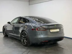 Tesla Model S Bild 2