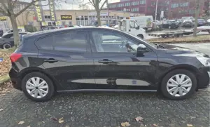 Ford Focus 1.0 EcoBoost Start-Stopp-System Aut. Trend Bild 5