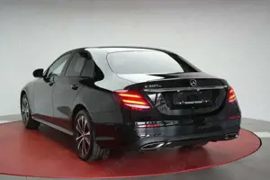 Mercedes-Benz E 300 e 9G-Tronic AMG Navi/Temp/LED/Alcantara Bild 3