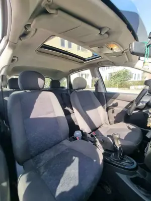 Ford Focus 1.8 Turnier Futura Bild 5