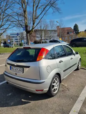 Ford Focus 1.8 Turnier Futura Bild 2