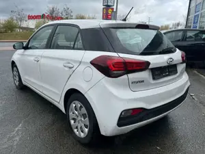 Hyundai i20 Select Bild 4