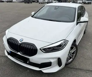 BMW 118 118 i M Sport Bild 2