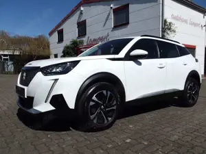 Peugeot 2008 Allure Pack NAVI ALU KAMERA 1.Hand