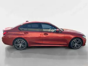 BMW 330 i xDrive Lim Aut M Sport Bild 4