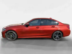 BMW 330 i xDrive Lim Aut M Sport Bild 3