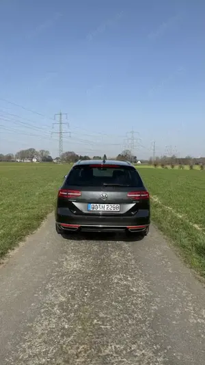 Volkswagen Passat Variant 2.0 TDI DSG Highline AHK VirtCop LED Massage Bild 4