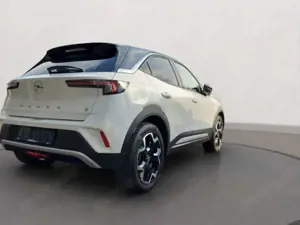 Opel Mokka e Ultimate Alcantara Digitales Cockpit ACC Apple C Bild 3