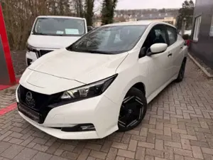 Nissan Leaf (ZE1) MY22 ACENTA Option Winterpaket