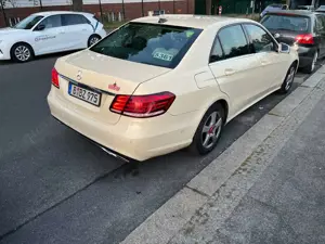 Mercedes-Benz 220