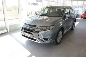 Mitsubishi Outlander Outlander PHEV Plus mit FA-Paket