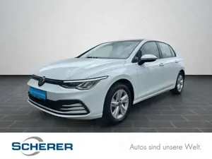 Volkswagen Golf VIII Life 1.5 eTSI DSG PANO NAVI CARPLAY SH
