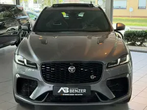 Jaguar F-Pace F-PACE SVR /PANO/MERIDIAN/HUD/360°KAM/MEMORY Bild 2
