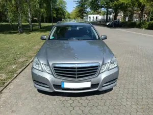 Mercedes-Benz E 300 CDI T-Modell Avantgarde | Luftfederung | Navi