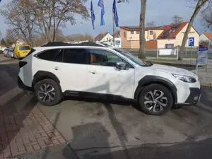 Subaru OUTBACK Outback 2.5i Lineartronic Platinum Bild 3