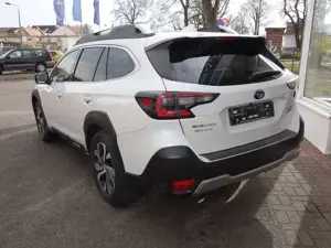 Subaru OUTBACK Outback 2.5i Lineartronic Platinum Bild 4