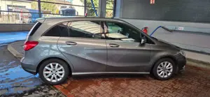 Mercedes-Benz 200 Bild 3