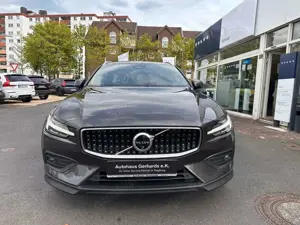 Volvo V60 Cross Country V60CC B4 AWD Ultimate,Pano,360°,Standh.,Head Up Bild 2