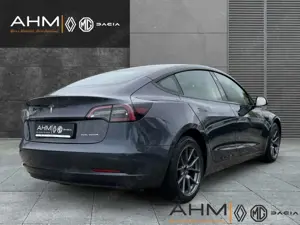 Tesla Model 3 Bild 2
