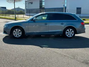 Audi A4 Avant Ambiente*Navi*PDC*SHZ* Bild 2