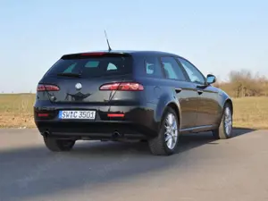 Alfa Romeo 159 2.4 JTDM Leder*AHK*Klima*Shz*Xenon Bild 3