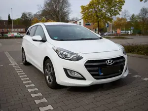 Hyundai i30 blue Kombi 1.6 CRDi Classic