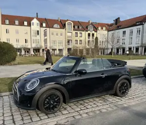 MINI One Cabrio Blackyard