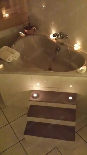 Herzlich Willkommen bei der "Verwöhnmassage "mit Herz mit Top Team Bild 6