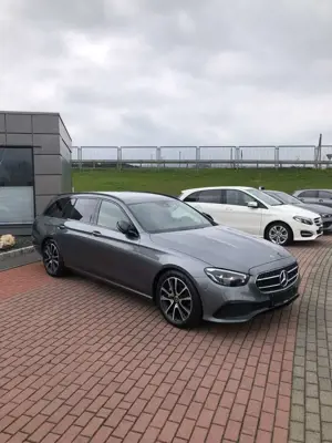 Mercedes-Benz E 220 d T 9G-TRONIC Avantgarde