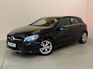Mercedes-Benz A 180 BlueEfficiency/LED/NAVI/SHZ/TEMPOMAT/PDC