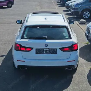 BMW 530 e 4X4*AHK*KAMERA*PANO*LEDERSTOFF SENSATEC Bild 3