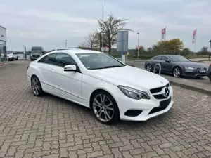 Mercedes-Benz E 200 E Coupe/ Leder/Xenon/Sport-Paket/1.Hand