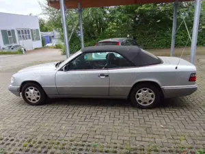 Mercedes-Benz E 220 Cabrio
