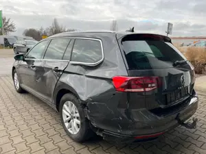 Volkswagen Passat Variant 2.0 TDI Unfall Bild 4