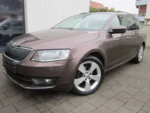 Skoda Octavia Style*Leder*DSG*Panorama*Navi*Xenon*SH*Topzust*
