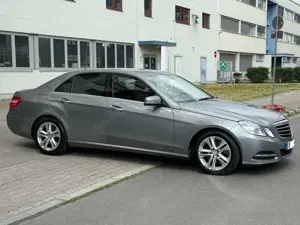 Mercedes-Benz E 300 E 300 CDI Avantgarde Automatik-ILS Xenon-Leder-Navi-PDC
