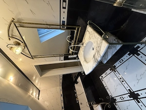 Elegante Badezimmermöbel im Vintage-Stil