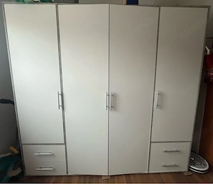 Verkaufe meinen großen Kleiderschrank