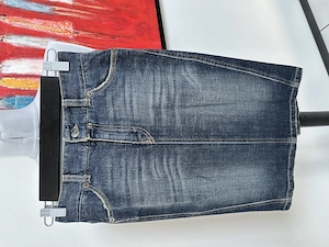 Verschiedene Kleidung wie Top, T-Shirt, Röcke, Kleider usw. privat zu Verkaufen Gr. 36 oder 38 