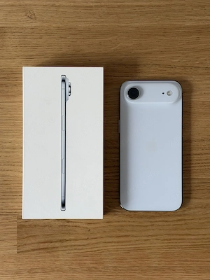 Apple iPhone 17 Air 256GB mit akkukapazität : 100% 