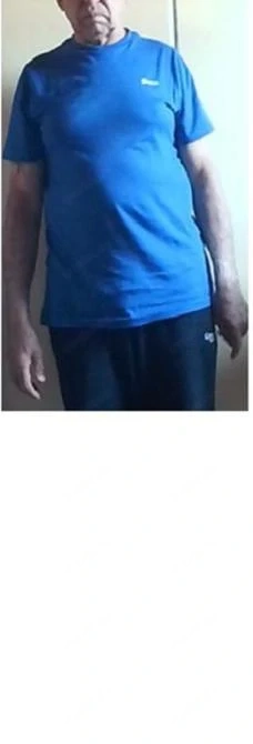 Nette, zierliche sie mit kleinen Formen für lustvolle Treffen gesucht