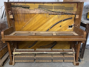 Entkerntes Jugendstilklavier zum Umbauen oder Holzverwenden