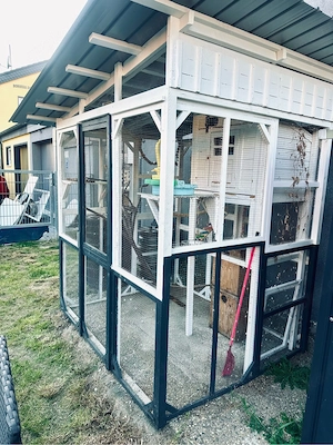 ...Außenvoliere Eigenbau mit Zubehör...