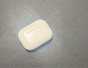 iPhone 17 Pro Max mit AirPods Pro